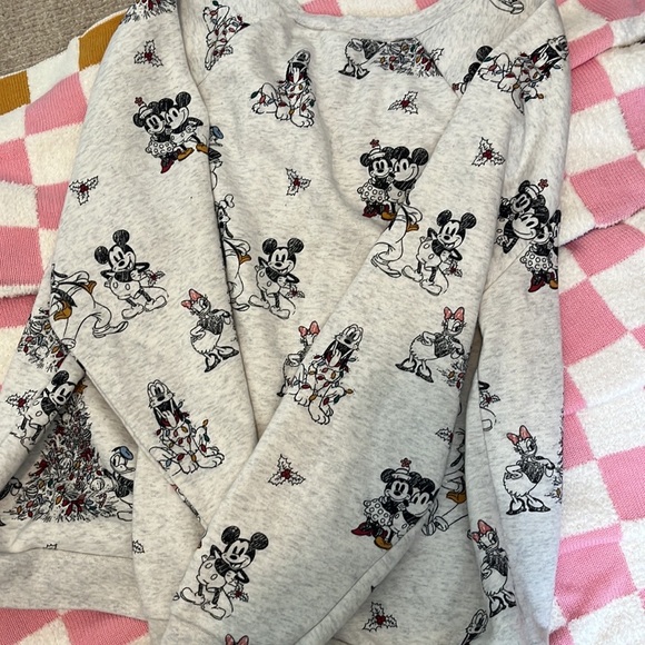 Disney x American Eagle limited edition holiday crewneck - Picture 3 of 3